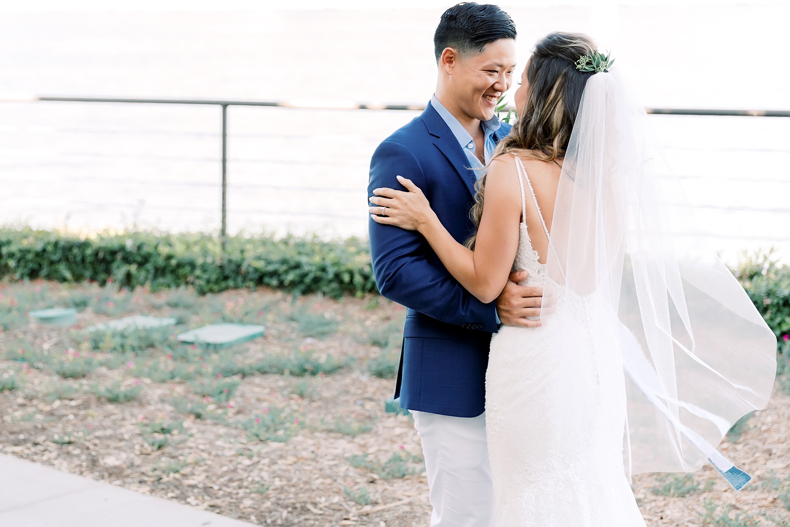 Monstera leaf wedding